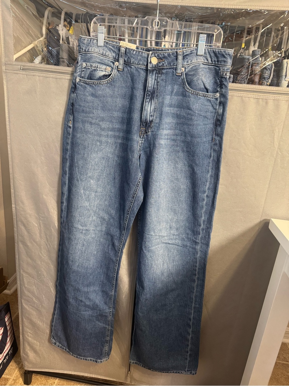 NWT Women’s Aeropostale High Rise Wide Leg Jeans in Faded Blue- Size 10